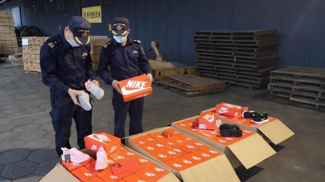 服裝銷(xiāo)毀|中國(guó)海關(guān)重拳出擊,耐克、HM這下要涼涼了 服裝銷(xiāo)毀|中國(guó)海關(guān)重拳出擊,耐克、HM這下要涼涼了